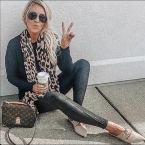 7 For All Mankind Faux Leather Moto Leggings Black Medium‎